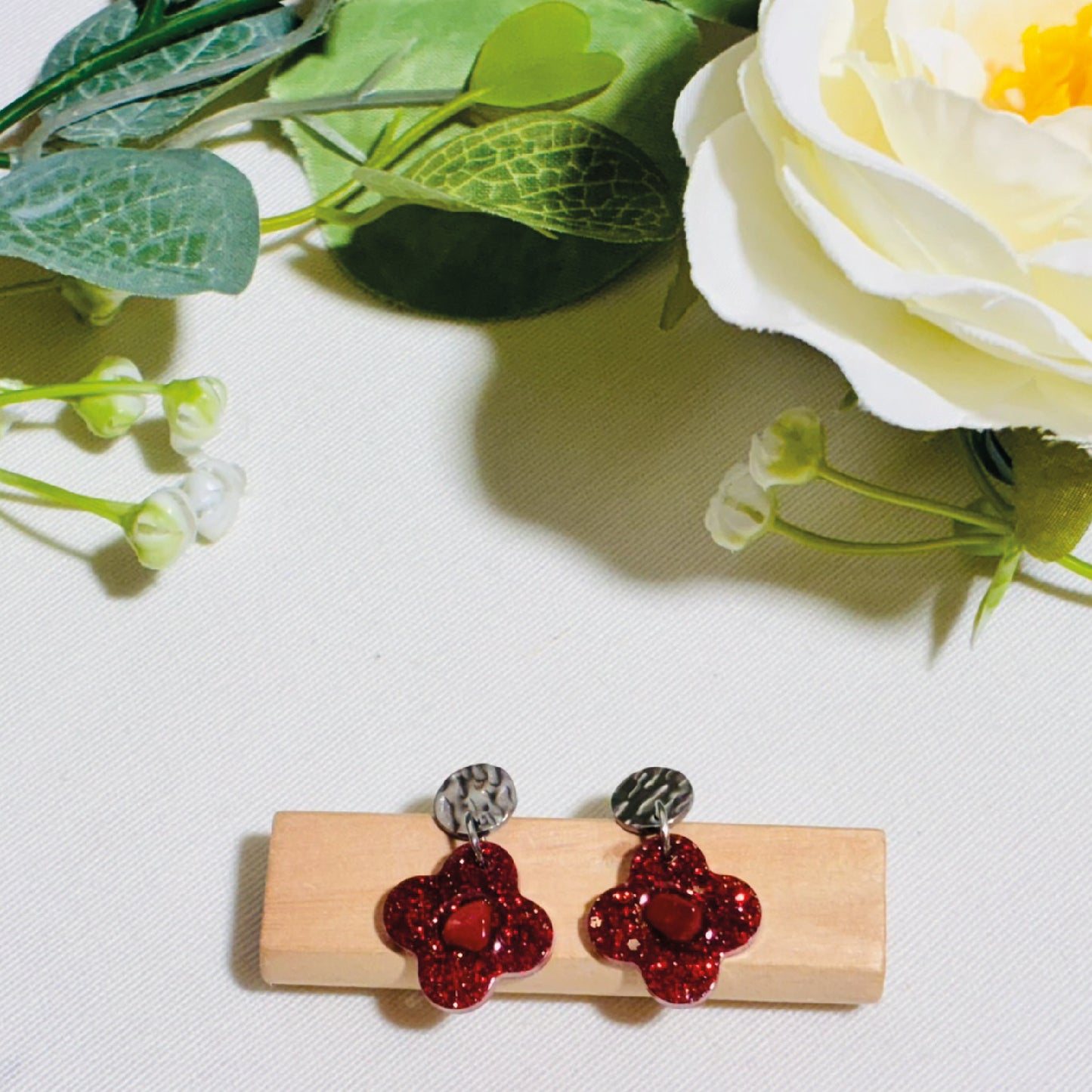 Boucle d'oreilles trèfles rouge