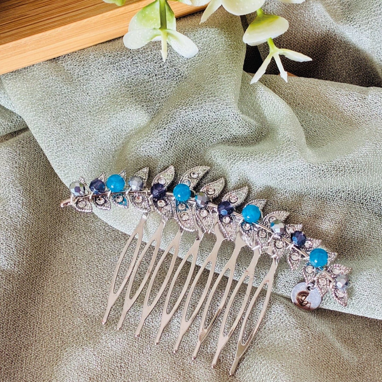 Peigne demi-lune bleu