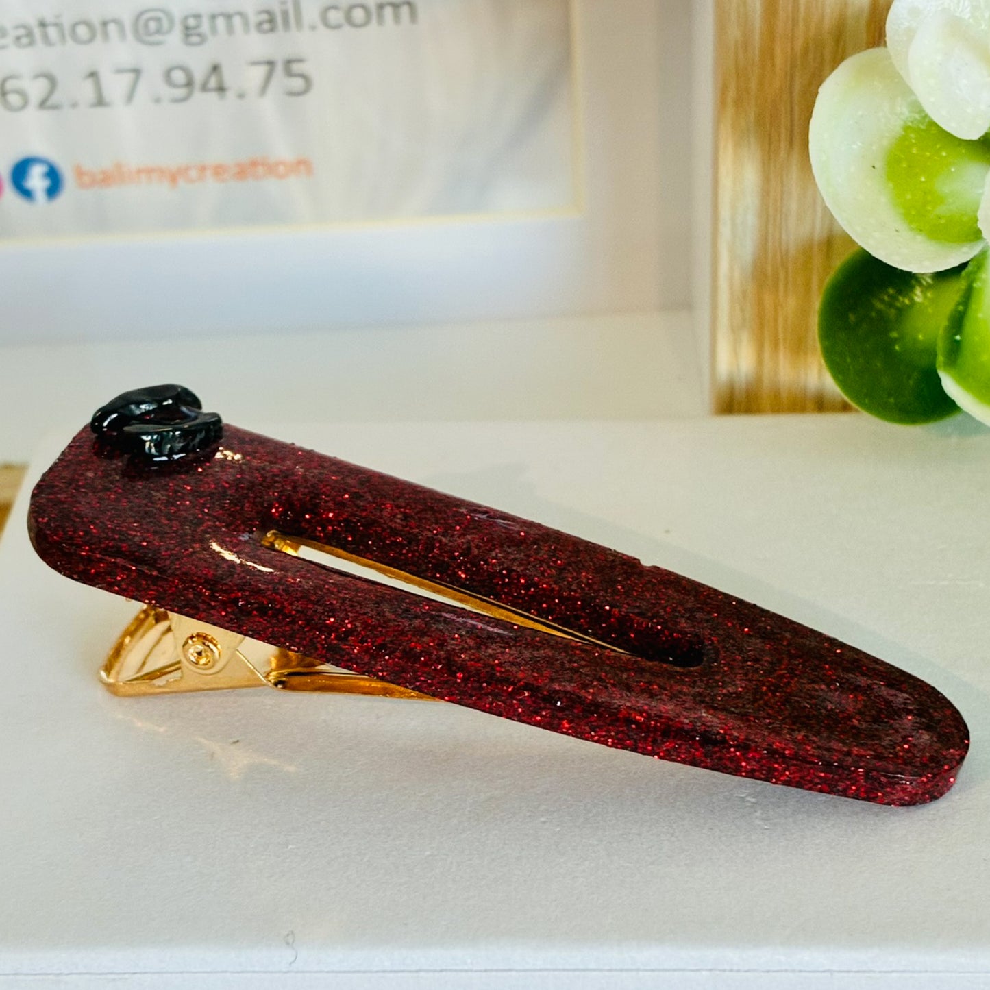 Pince résine couleur rouge